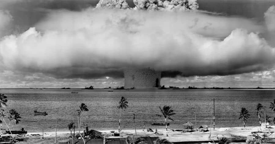 Jadrový hríb je typickým prejavom výbuchu atómovej bomby