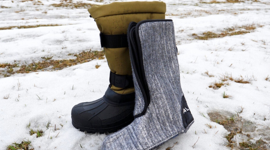 Winter boots with insert